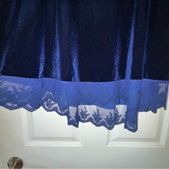 The Pyramid Collection Sleeveless A-Line Swing Tunic Top - Picture 2 of 4